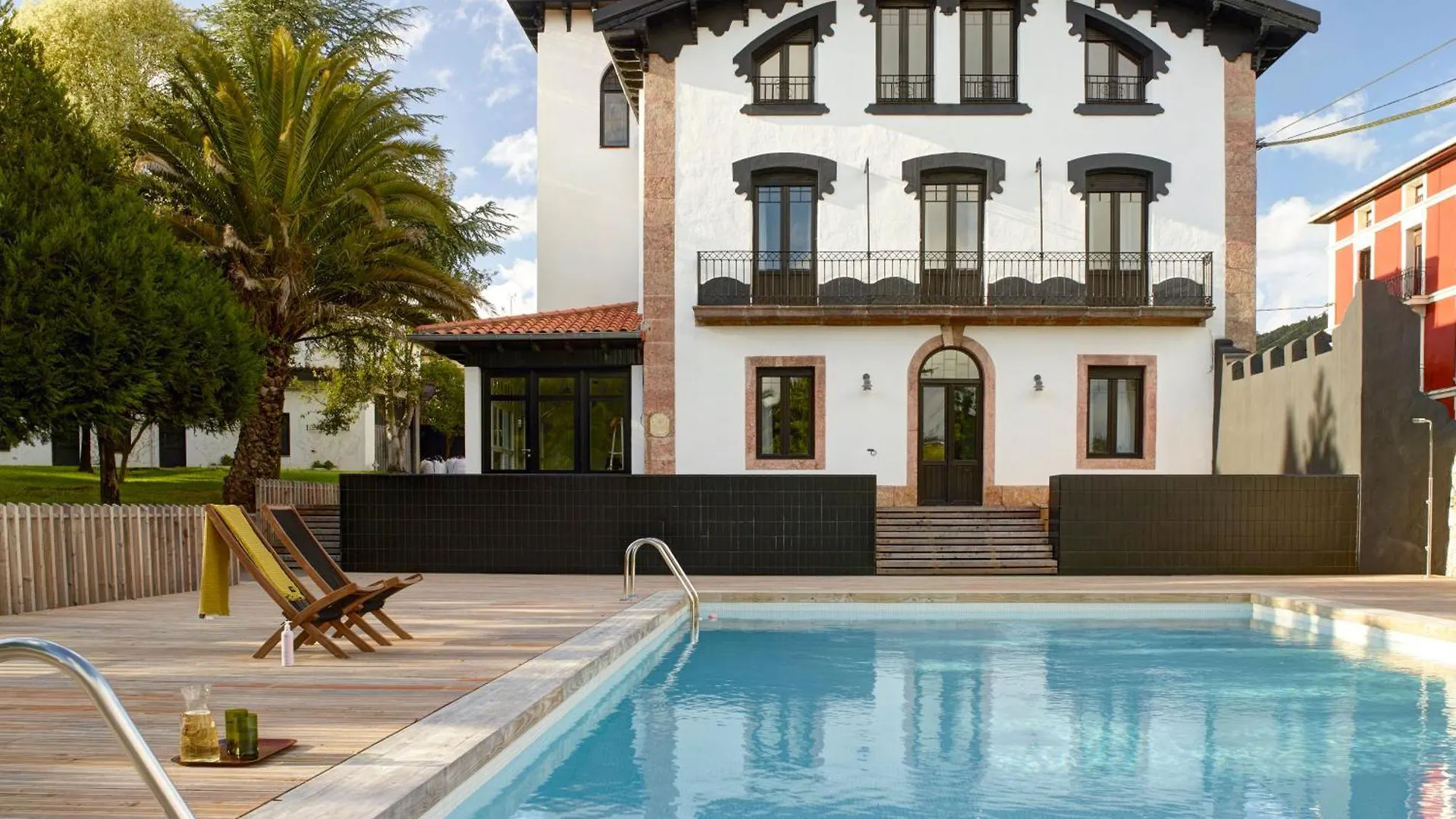 Casa Rural Etxelaia contacts